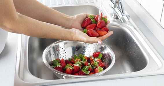 How To Clean Strawberries?